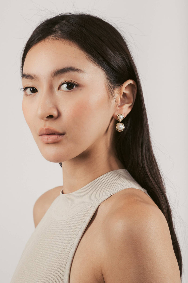 Night Out Dangle Drop Golden Glass Pearl Earring