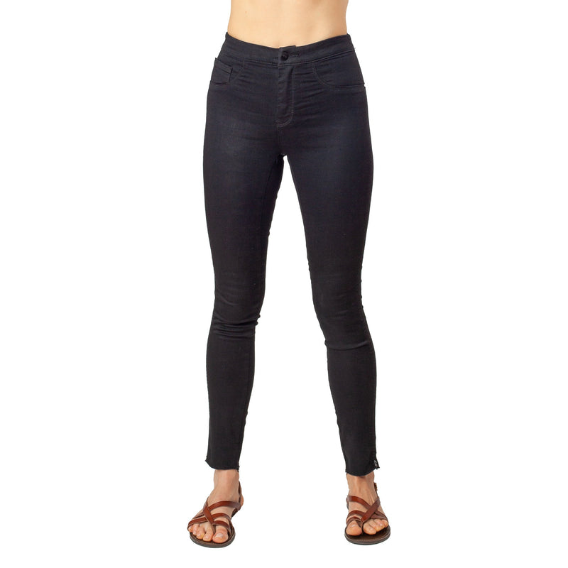 Jet Black Jeans Basic Signature Style - Ceniajeans