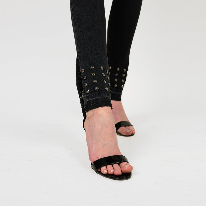 Studded Leg Skinny - Ceniajeans