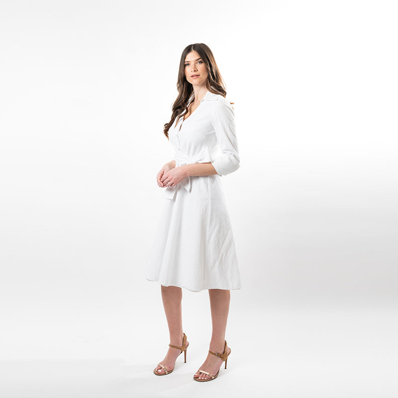 A timeless shirt dress with a modern twist, this dress is designed to flatter many silhouettes no matter what size! Made from a beautiful cotton jacquard, it lends itself for many affairs and for sure make you stand out!